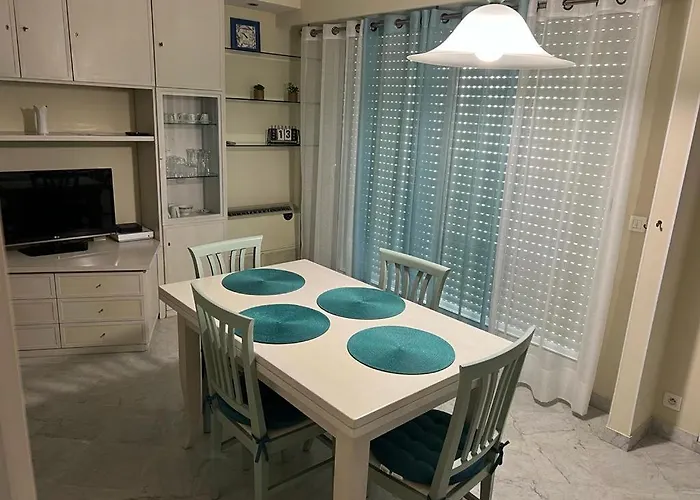 Le Victoria * מנטון